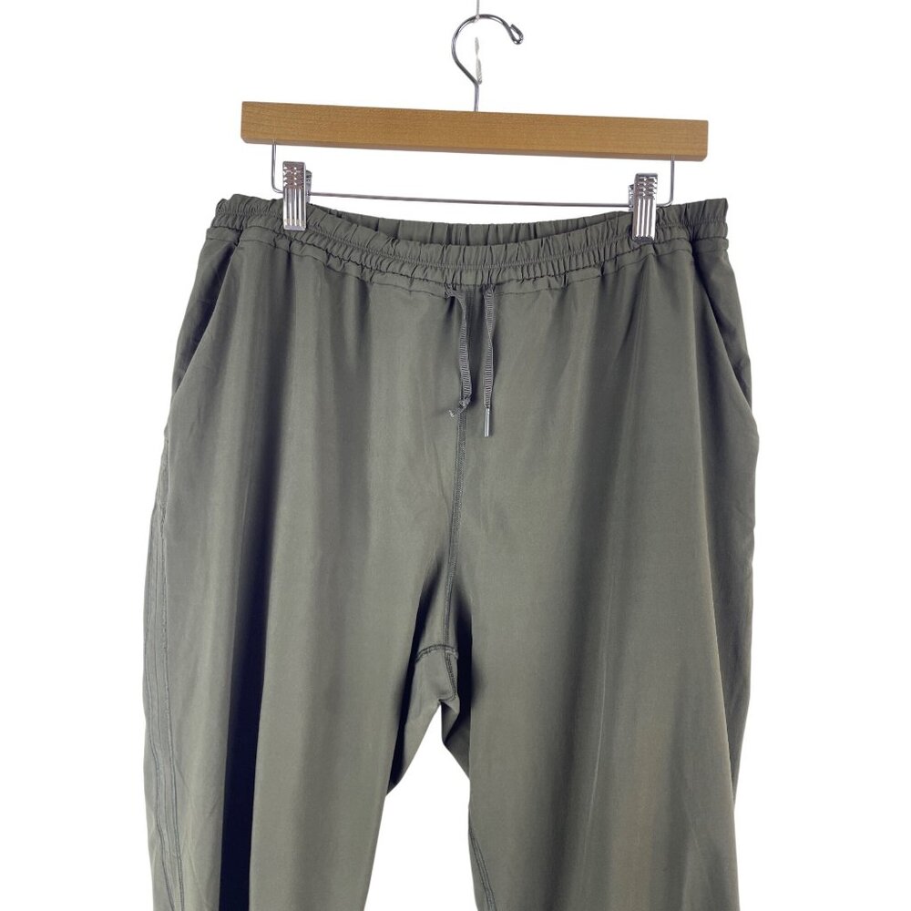 Lululemon Women's Size 12 Keep It Classic Crop 23″ Pant Olive Green - Picture 2 of 8